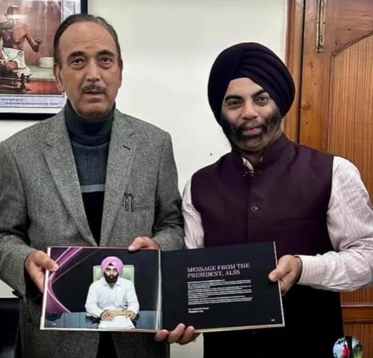 Magazine Launch Image 1